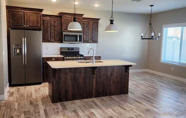 3 Bed 2.5 Bath New Townhouse! Completed in 2021! pet friendly!