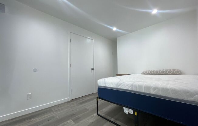 Studio, 1 bath, 348 sqft, $1,495, Unit 38
