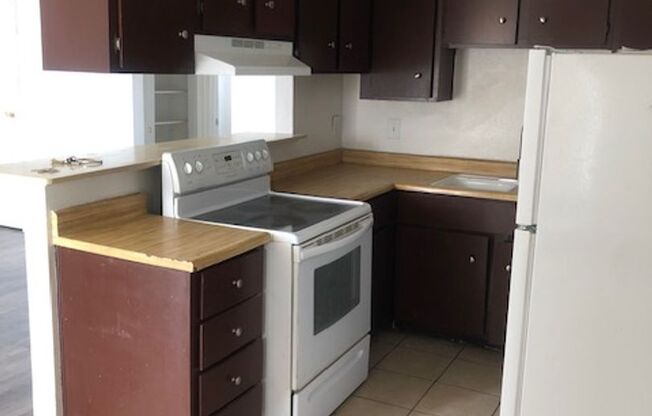 2 beds, 1 bath, $950