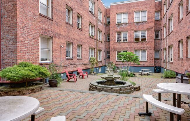 Studio, 1 bath, 400 sqft, $1,195, Unit B05