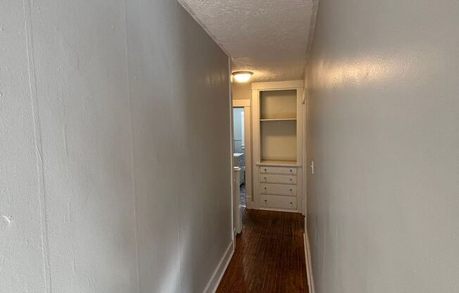 3 beds, 1 bath, 900 sqft, $1,020, Unit #6