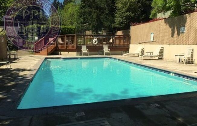 Lake Oswego!  No Deposit w/RHINO! Stylish Condo, Vaulted Ceilings & Community Swimming Pool