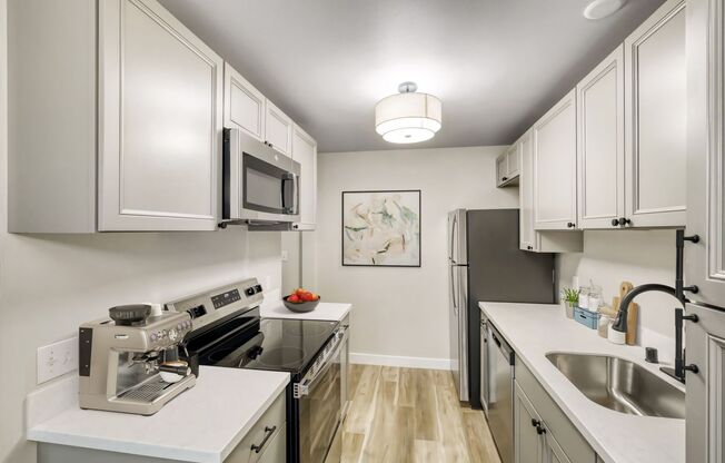 2 beds, 1 bath, 900 sqft, $2,150, Unit Apt. 101