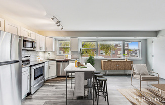 551 N RDG