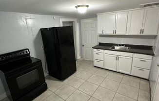 2 beds, 1 bath, $1,100