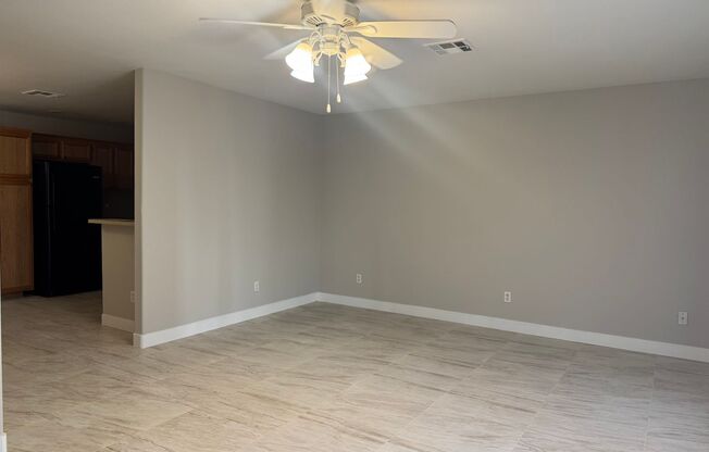 Great townhome in gated community, 3brs, 2bth, 2cg