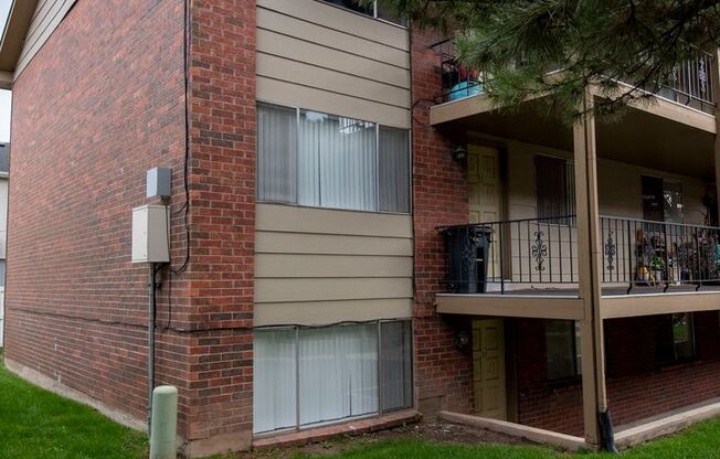 2 beds, 1 bath, 935 sqft, $1,275, Unit 47 R