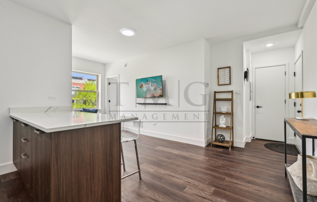 1 bed, 1 bath, $1,895, Unit 1553 - 310