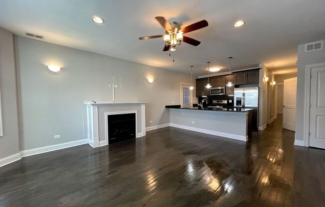 2834 N Ridgeway