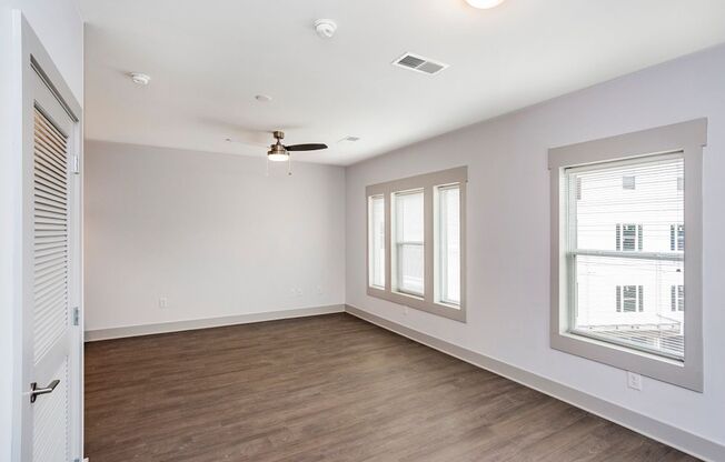 Studio, 1 bath, 560 sqft, $1,600, Unit Heritage East- Unit 110