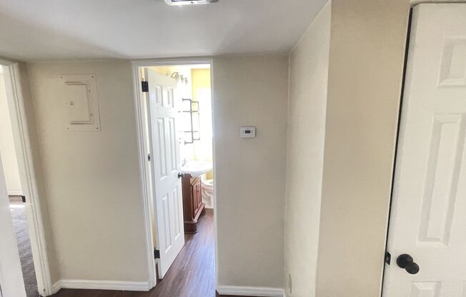 2 beds, 1 bath, 950 sqft, $1,195, Unit Unit 1