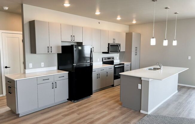 2 beds, 2 baths, 1,280 sqft, $1,750, Unit Bldg 5 Apt 5323
