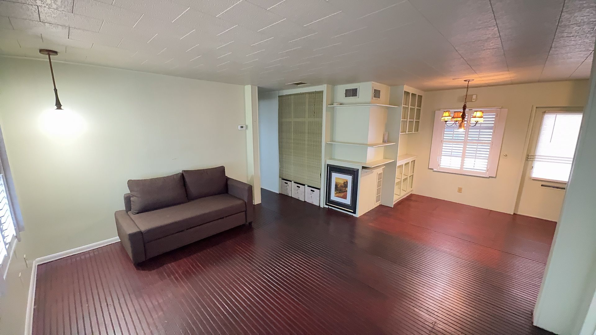 Beautiful 1 bedroom 1 bath Manufactured home for rent in Regency Cove, a 55+ gated community.