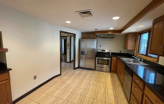 4 beds, 2 baths, 2,000 sqft, $3,995, Unit 2