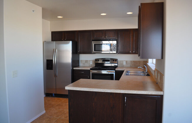 2 beds, 2 baths, $2,400, Unit Unit A