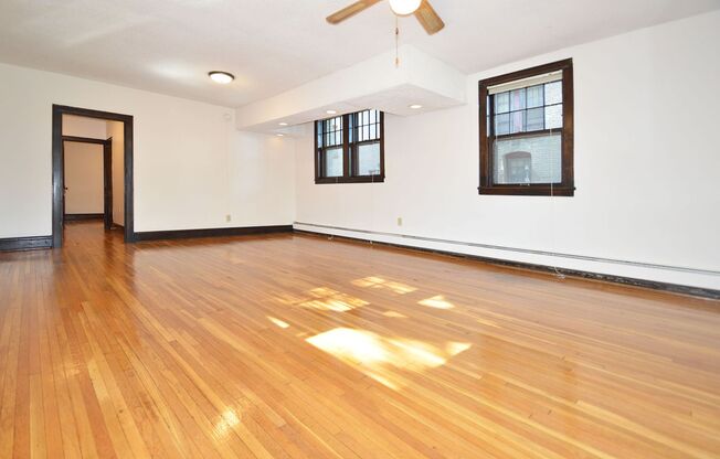 1 bed, 1 bath, 410 sqft, $945, Unit 7 - B