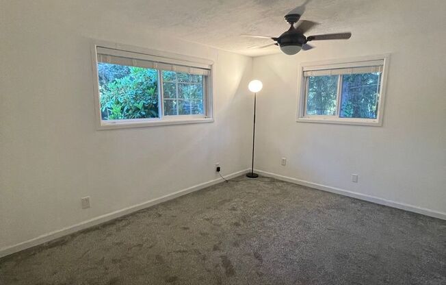 2 beds, 1 bath, 1,140 sqft, $2,450