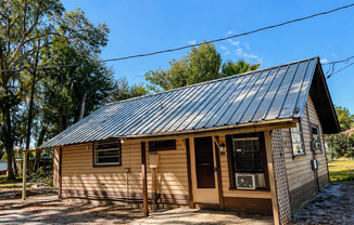 CUTE Zephyrhills 2BR/1BA w/Gorgeous Wood Finish Floors Throughout