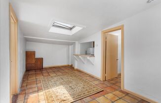 2308 Woolsey St. #5 - 1 bedroom | 1 bath | Cottage