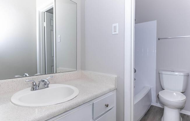 1 bed, 1 bath, 665 sqft, $925