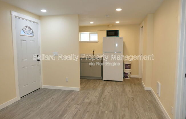 469 N 36 ST