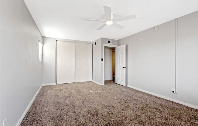 3 beds, 2.5 baths, $1,300, Unit # #B