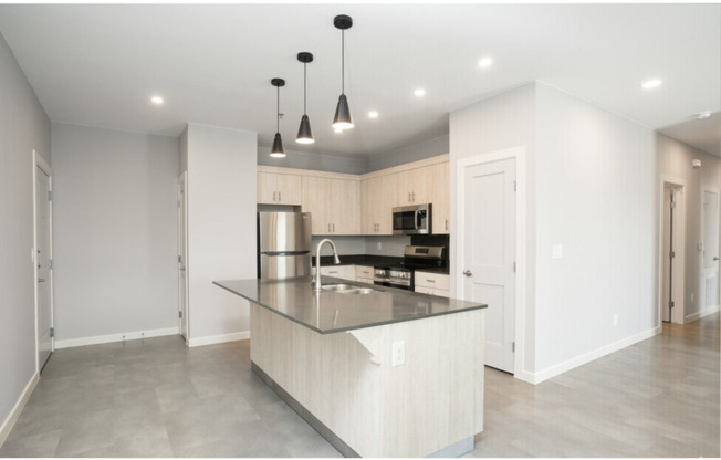 3 beds, 2 baths, 1,269 sqft, $995, Unit C-01/ BROWNC/ PARKING LOT VIEW