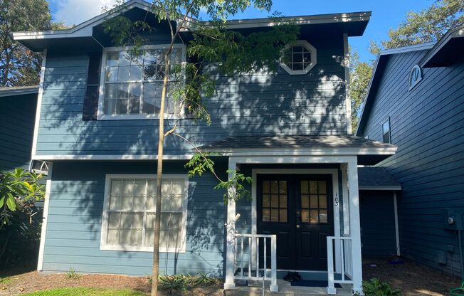 Spacious 3 Bedroom's, 2.5 bath condo in Lakeview Village.