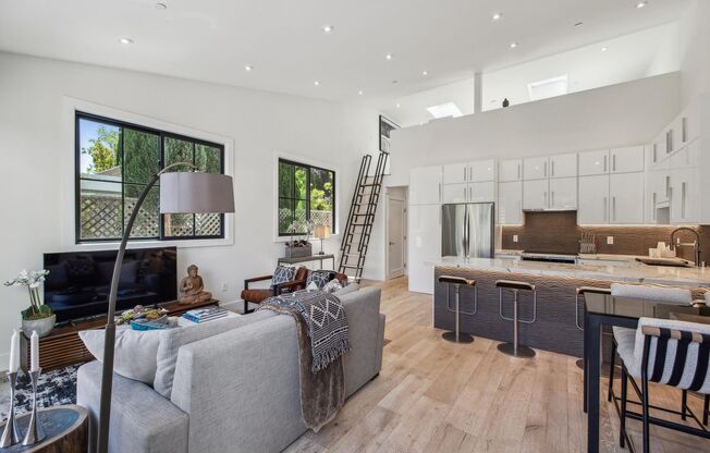 Luxury New Construction in Downtown North (Fully Furnished Option) (Palo Alto)