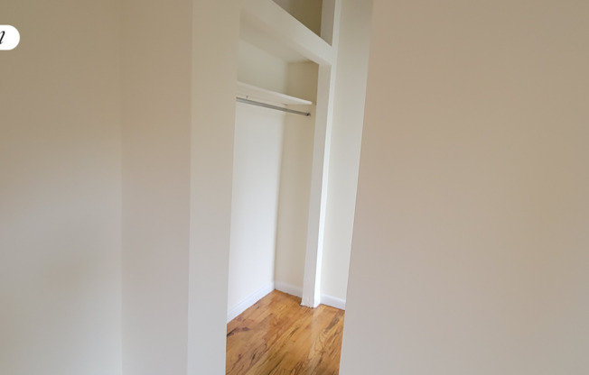 172 W 77 ST