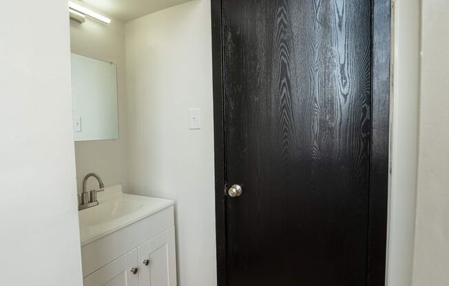 2 beds, 2 baths, $1,525, Unit Apartment 101