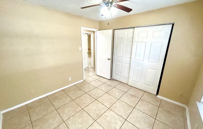 3 beds, 2 baths, $1,599