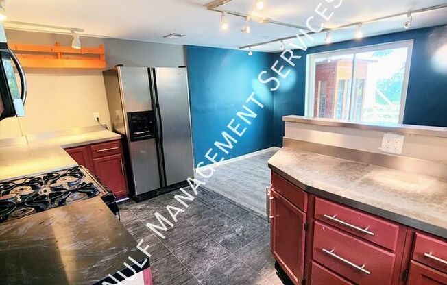 3131 JOSEPHINE ST