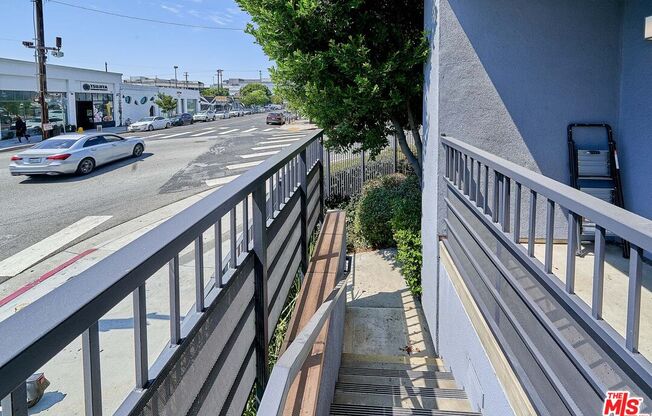 1 bed, 1 bath, 700 sqft, $2,700, Unit 103