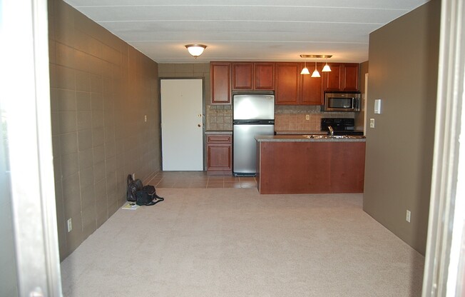 1 bed, 1 bath, 600 sqft, $795, Unit 403