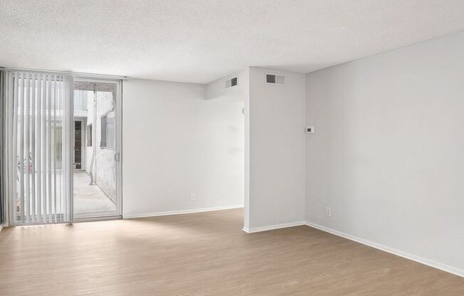 1 bed, 1 bath, 600 sqft, $1,698, Unit 218