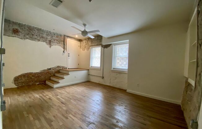 2 beds, 2 baths, 960 sqft, $2,470, Unit 012