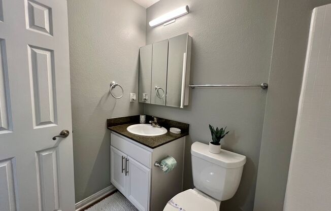 2 beds, 1.5 baths, 900 sqft, $3,060, Unit E08