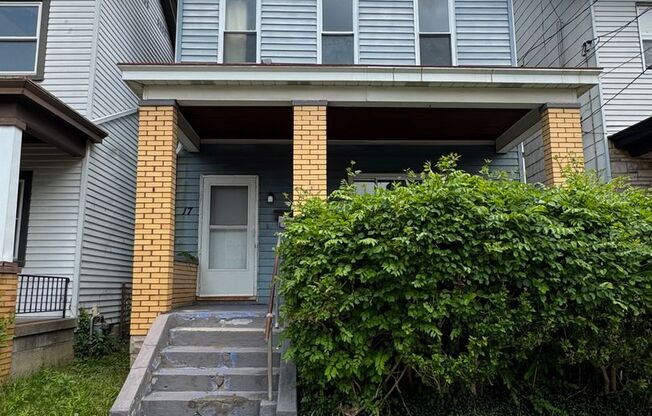 3 Bedroom 1 Bath Minutes Away from the City!