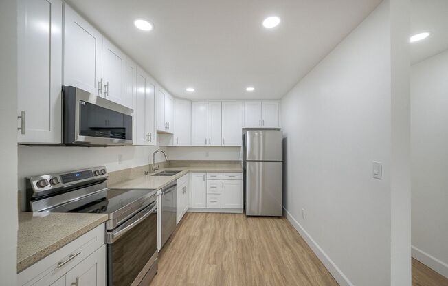 2 beds, 2 baths, 924 sqft, $2,795, Unit #45 - 2X2 924 SQ FT