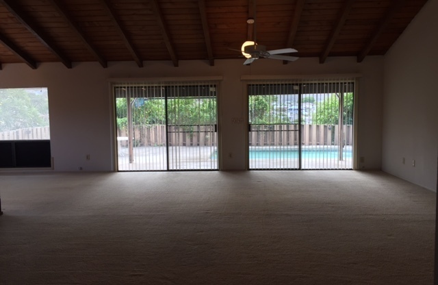 3 bedroom home with swimming pool - Kailua