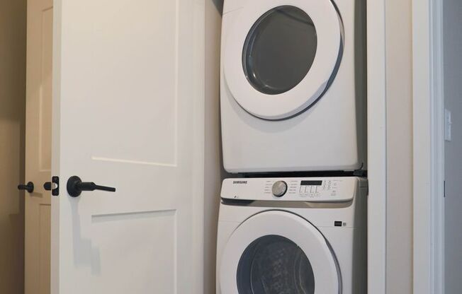 1 bed, 1 bath, 738 sqft, $1,600, Unit 209