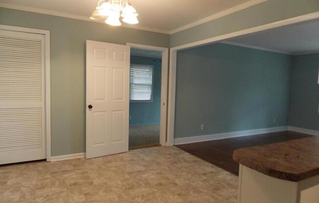 3 beds, 2 baths, 1,568 sqft, $1,400