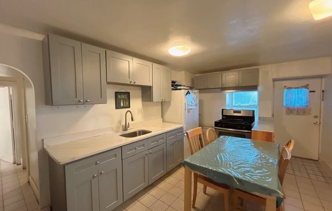 19 WESTBOURNE TER