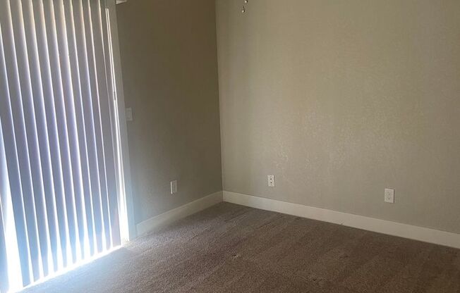 2 beds, 1 bath, 750 sqft, $1,995, Unit 705C