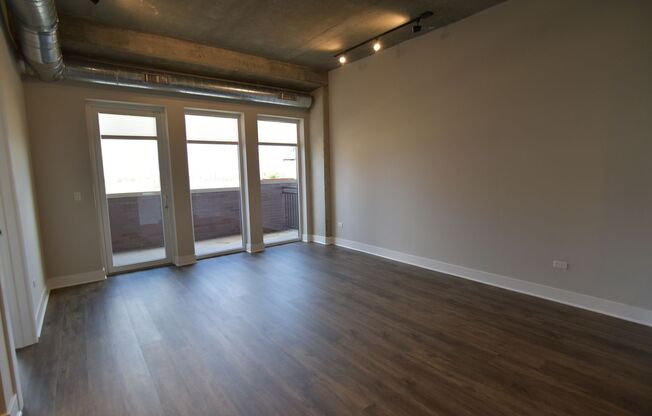 1 bed, 1 bath, 713 sqft, $3,200, Unit 3833-707