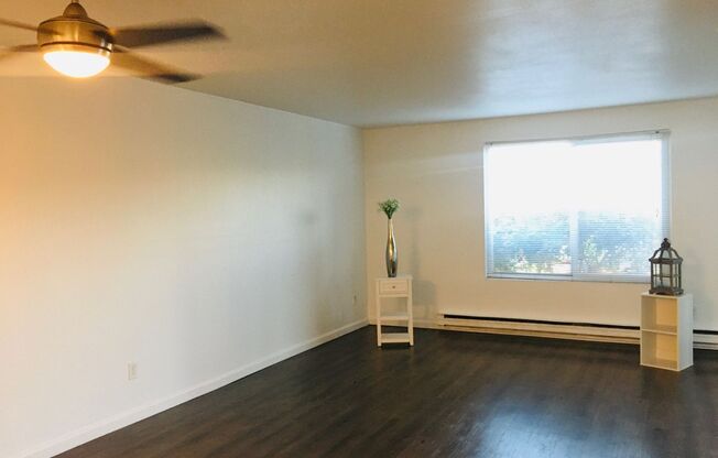 2 beds, 1.5 baths, 950 sqft, $2,275, Unit 141