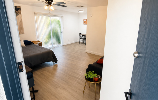 Studio, 1 bath, $1,095, Unit MV C 4