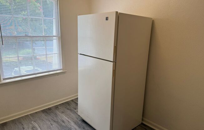 2 beds, 1 bath, 1,100 sqft, $1,375, Unit 408-3