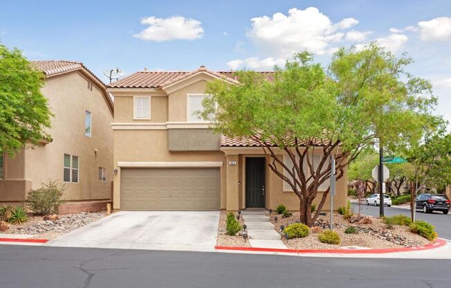 Remodeled Corner Lot with Mountain Views!